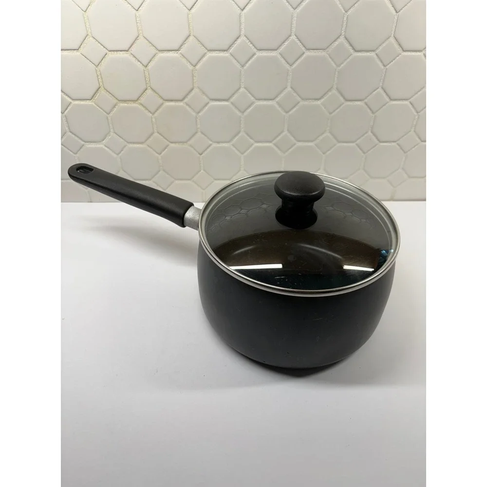 The Pampered Chef Saucepan 2qt Black Non-Stick Glass Lid Cookware